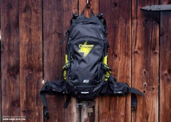 Revisión de AMPLIFI E-Track: la primera mochila de E-MTB del mundo