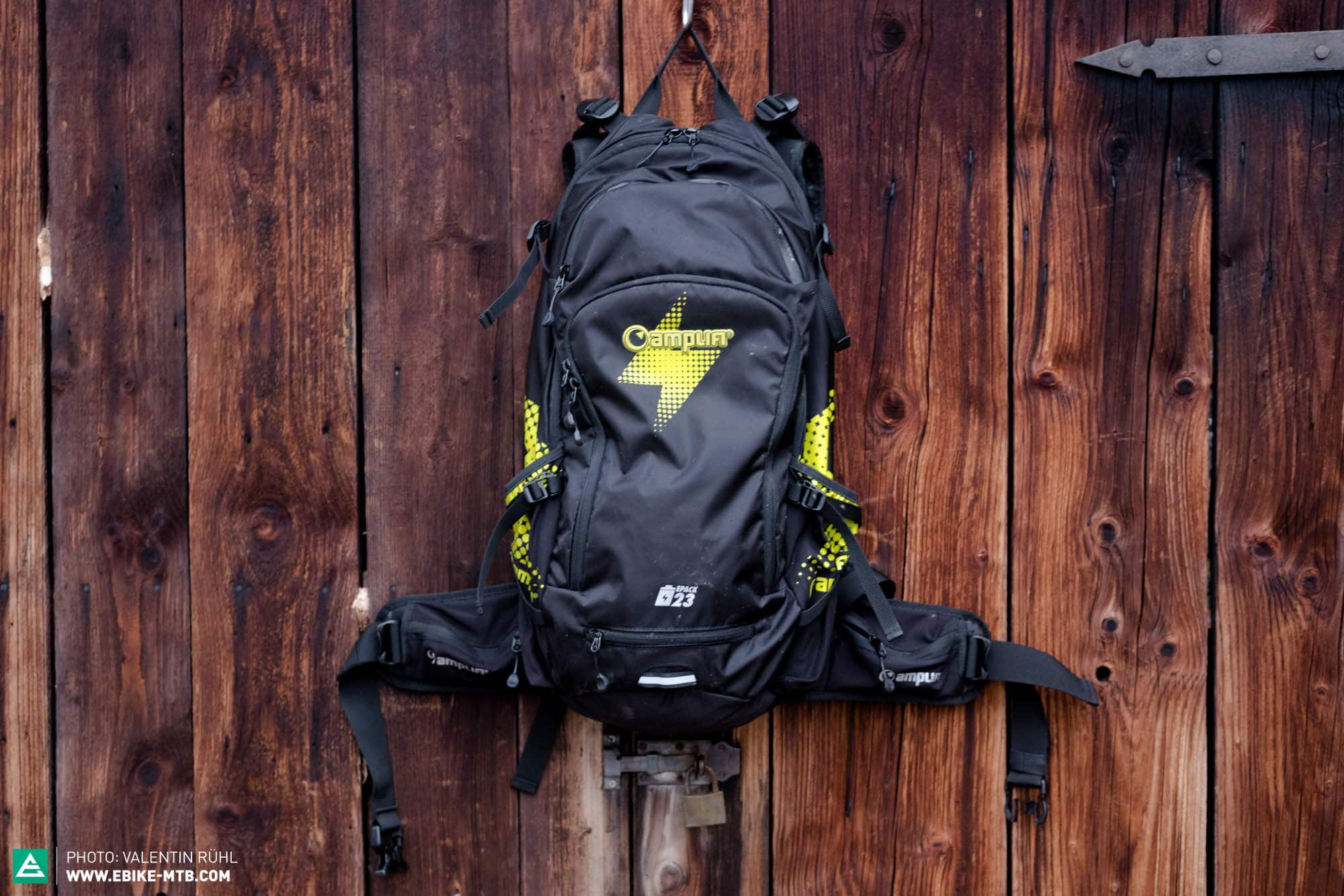 1620105693_AMPLIFI-E-Track-der-erste-E-MTB-Rucksack10