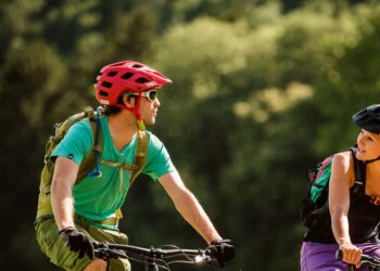 La fisioterapeuta Anne cuenta la historia de su rehabilitación en curso, habilitada por una E-MTB