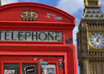 El asombroso más allá de las antiguas cabinas telefónicas británicas